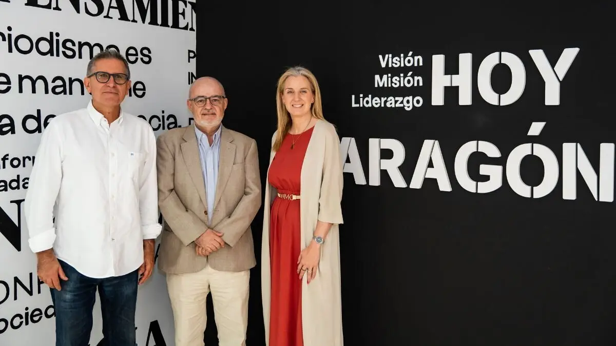 Joaqu&iacute;n Royo, director de la C&aacute;tedra MLN; Eduardo Fern&aacute;ndez, director de Innovaci&oacute;n de Urbaser; y Laura Prada, directora de la Fundaci&oacute;n Caja Rural de Arag&oacute;n. / &Aacute;lvaro Calvo