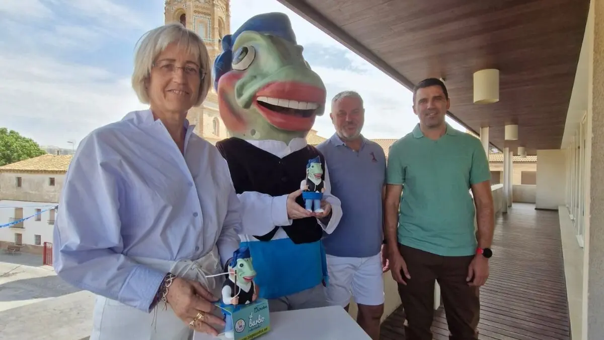 Presentaci&oacute;n a las autoridades municipales del zagazudo del Barbo de Utebo.