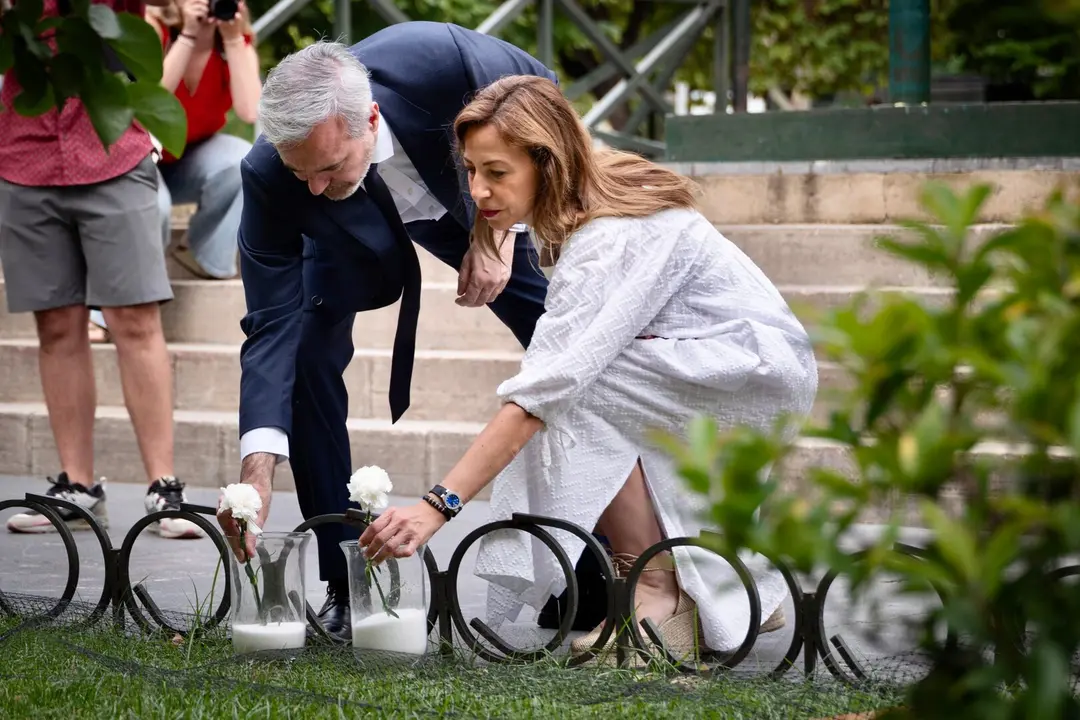 El presidente de Arag&oacute;n, Jorge Azc&oacute;n, y la alcaldesa de Zaragoza, Natalia Chueca, en el homenaje a Miguel &Aacute;ngel Blanco./ FS
