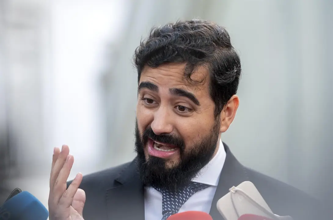 El eurodiputado y l&iacute;der de Se Acab&oacute; La Fiesta (SALF), Alvise P&eacute;rez, a su llegada al Tribunal Supremo.