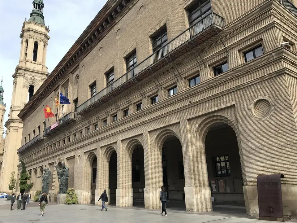 El Ayuntamiento de Zaragoza desde el lateral derecho
- EUROPA PRESS - Archivo