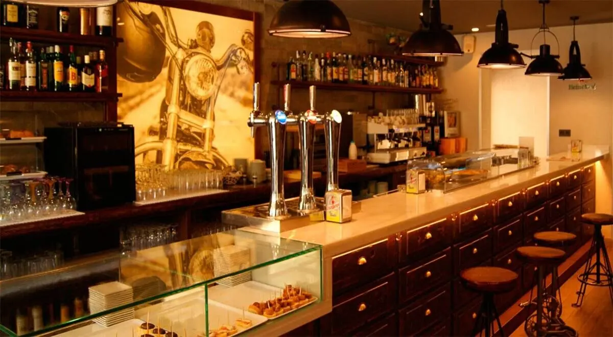 La nueva prohibici&oacute;n que llega a los bares y cafeter&iacute;as de Zaragoza ./ Francisco Segarra