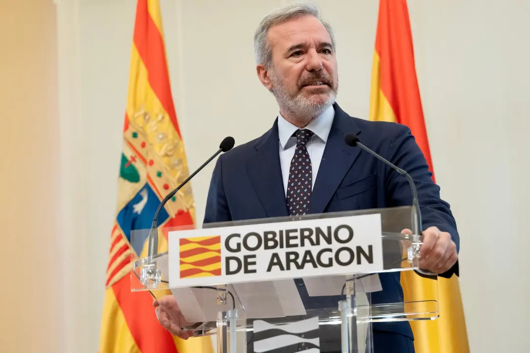 El presidente de Arag&oacute;n, Jorge Azc&oacute;n, en la Sala de Columnas del Pignatelli./ DGA