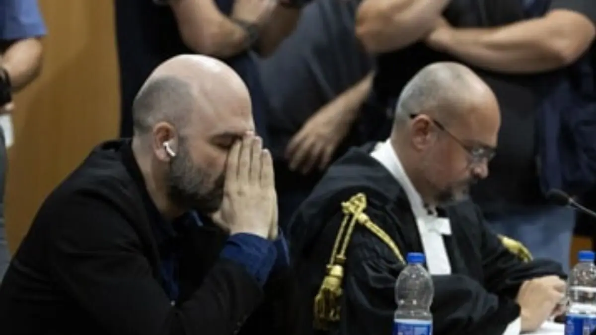 Roberto Saviano rompe a llorar al conocer la condena del capo que le amenaz&oacute; de muerte