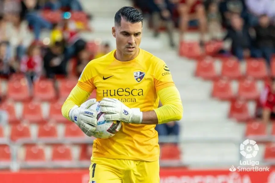 Andr&eacute;s Fern&aacute;ndez con la SD Huesca / LFP