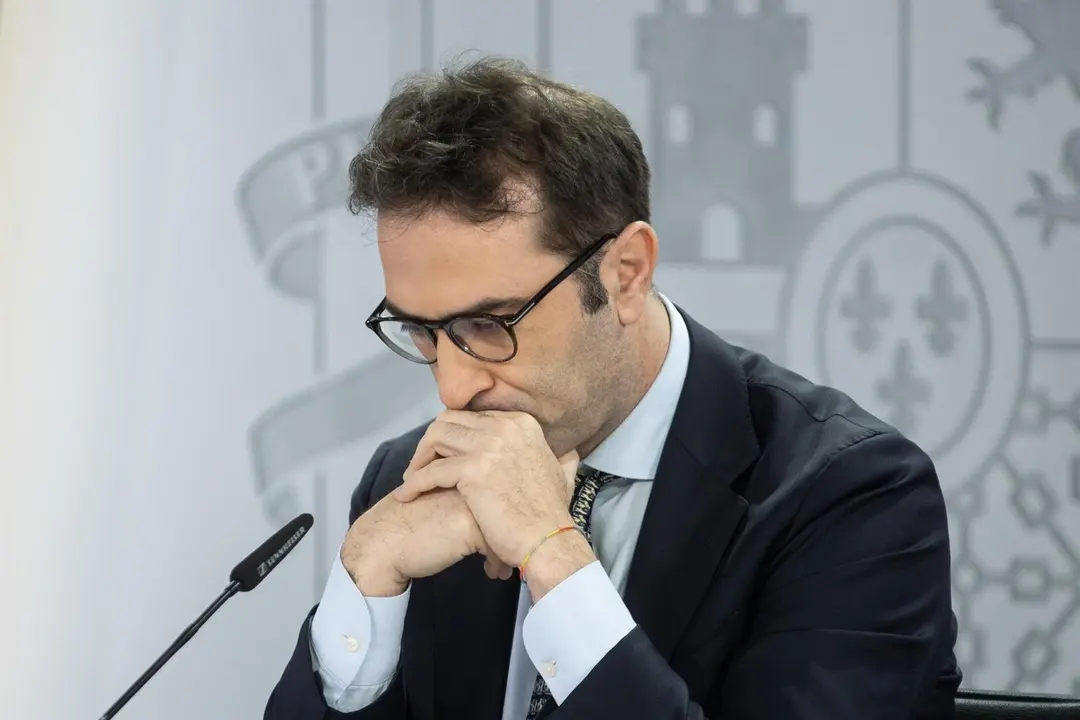 El ministro de Econom&iacute;a, Comercio y Empresa, Carlos Cuerpo, durante una rueda de prensa posterior a la reuni&oacute;n del Consejo de Ministros, en el Palacio de La Moncloa