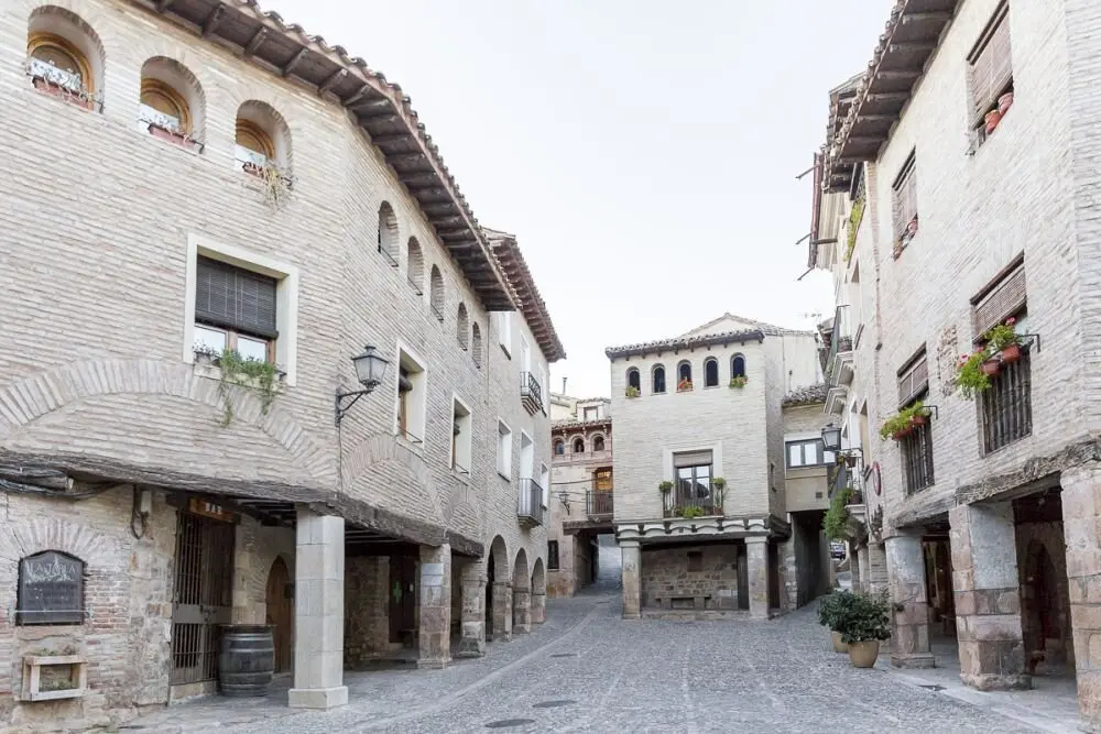 Alqu&eacute;zar. / Turismo de Arag&oacute;n