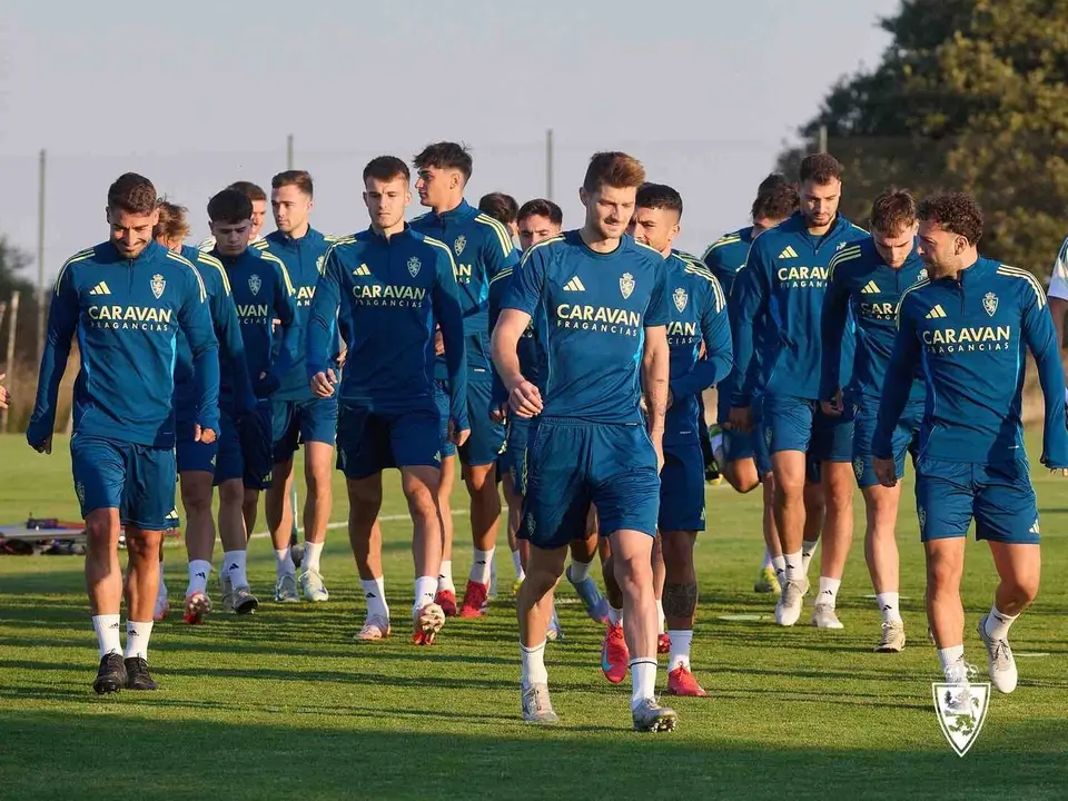 El Real Zaragoza en un entrenamiento / REAL ZARAGOZA