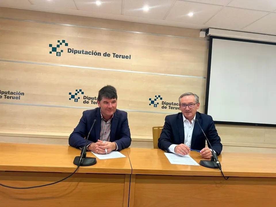El diputado Miguel &Aacute;ngel Navarro y el presidente de la Diputaci&oacute;n de Teruel, Joaqu&iacute;n Juste