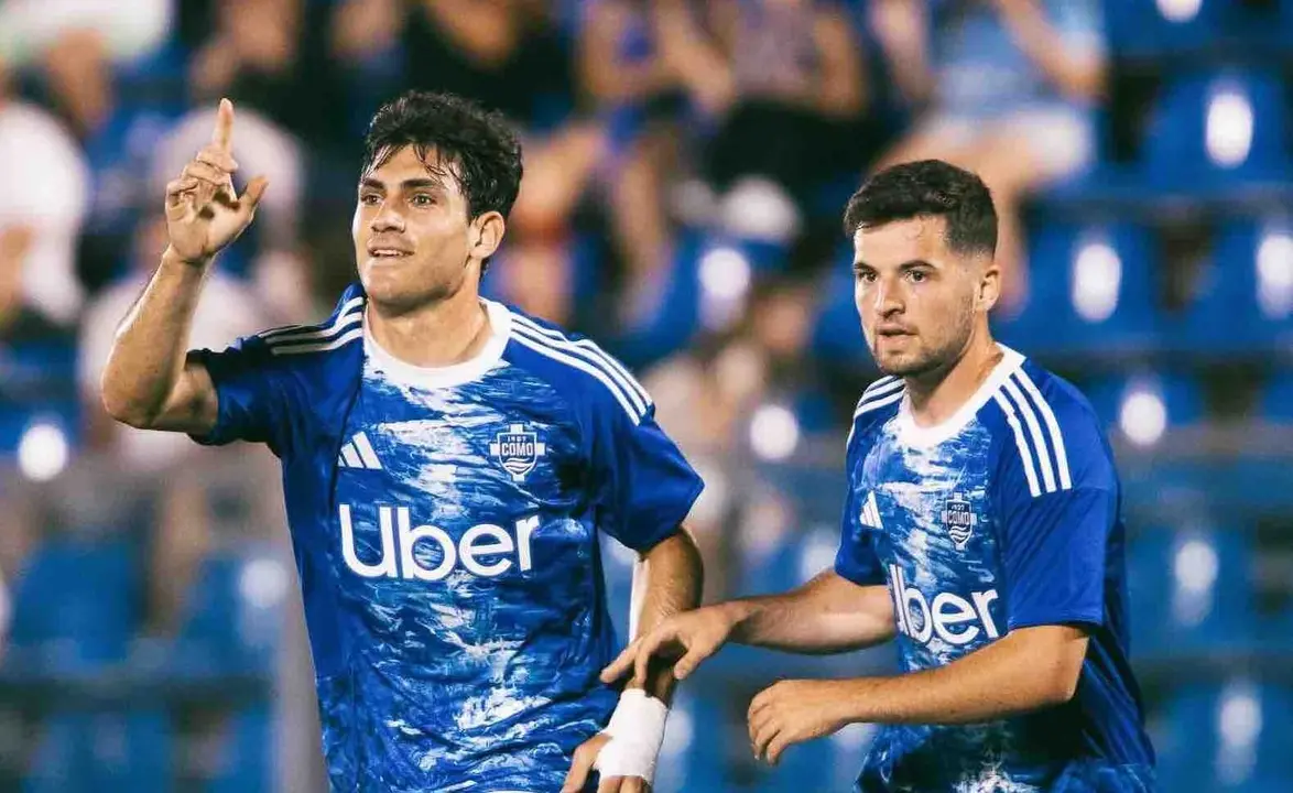 Iv&aacute;n Az&oacute;n con el Como / COMO 1907