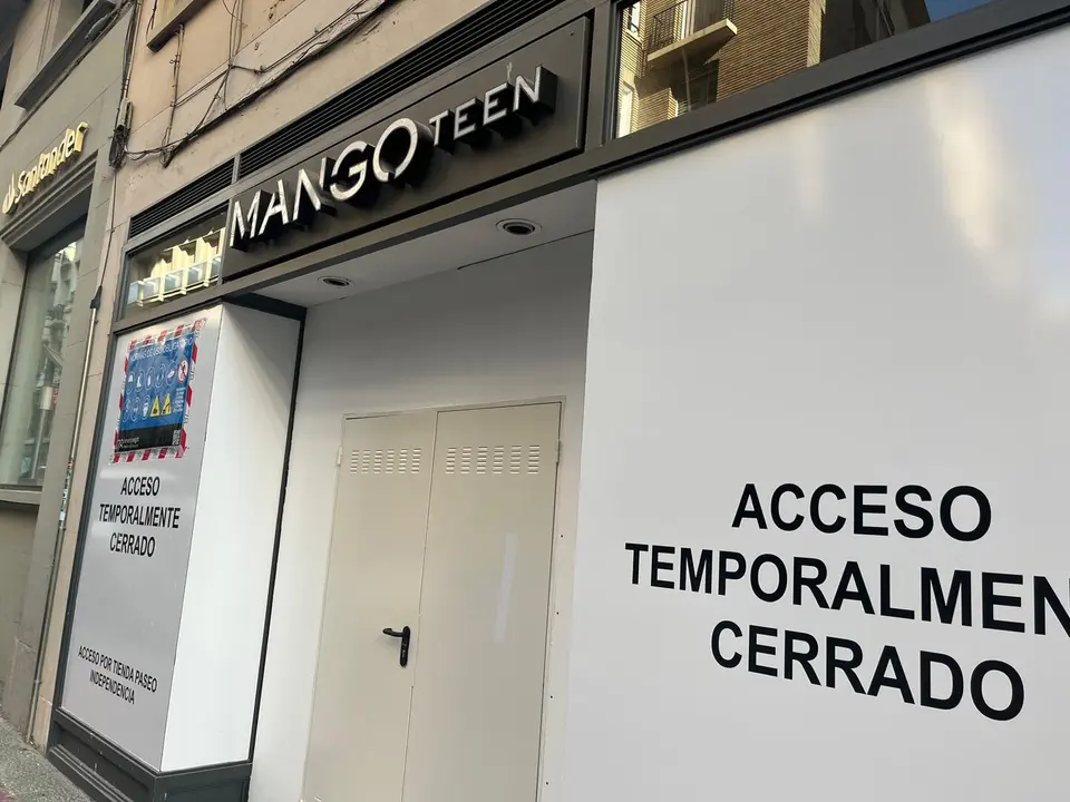 Lavado de cara de esta nueva tienda en la Calle Zurita, Mango Teen / Carlos L&oacute;pez