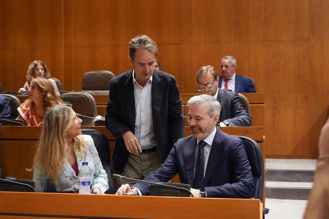 El presidente del Gobierno de Arag&oacute;n, Jorge Azc&oacute;n; la vicepresidenta del Ejecutivo, Mar Vaquero; y el consejero de Hacienda, Interior y Administraci&oacute;n P&uacute;blica, Roberto Berm&uacute;dez de Castro