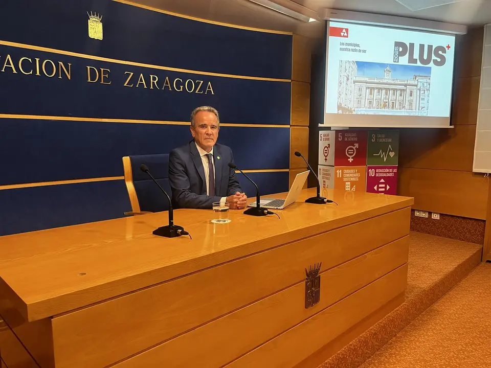 El presidente de la DPZ, Juan Antonio S&aacute;nchez Quero, en la sala de prensa de la instituci&oacute;n provincial.