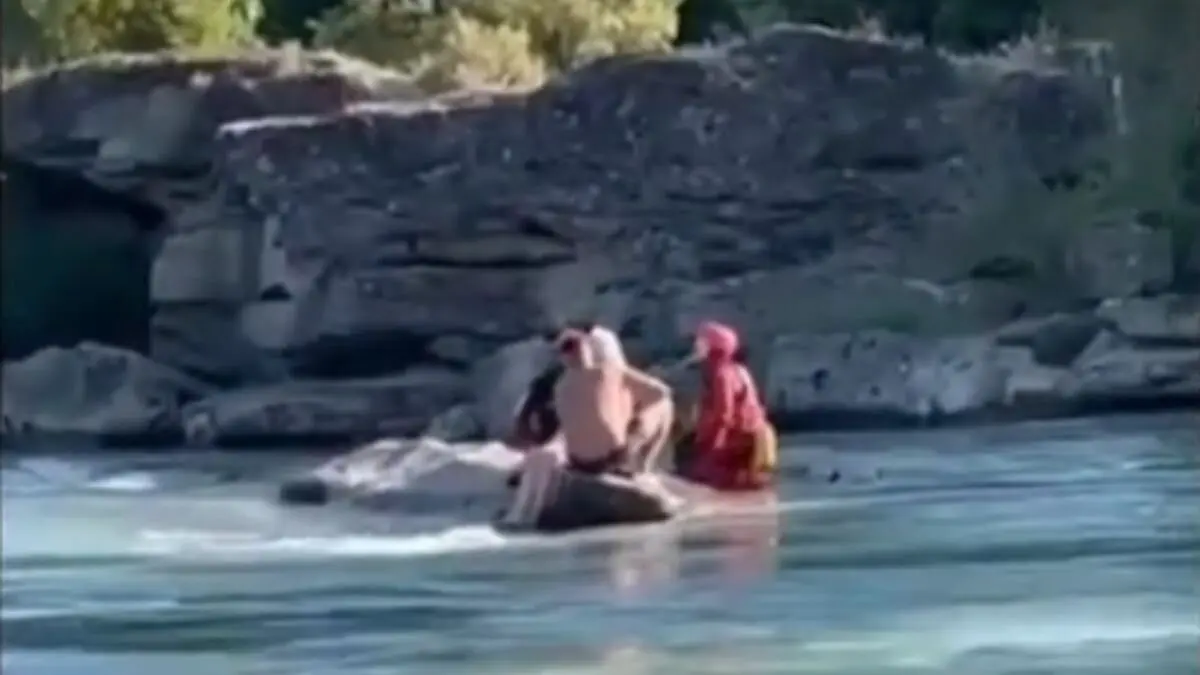 Rescate en Graus de una ba&ntilde;ista  / Diario de Huesca