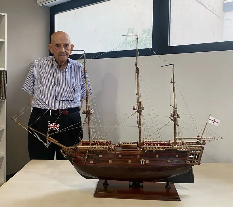 Antonio y barco