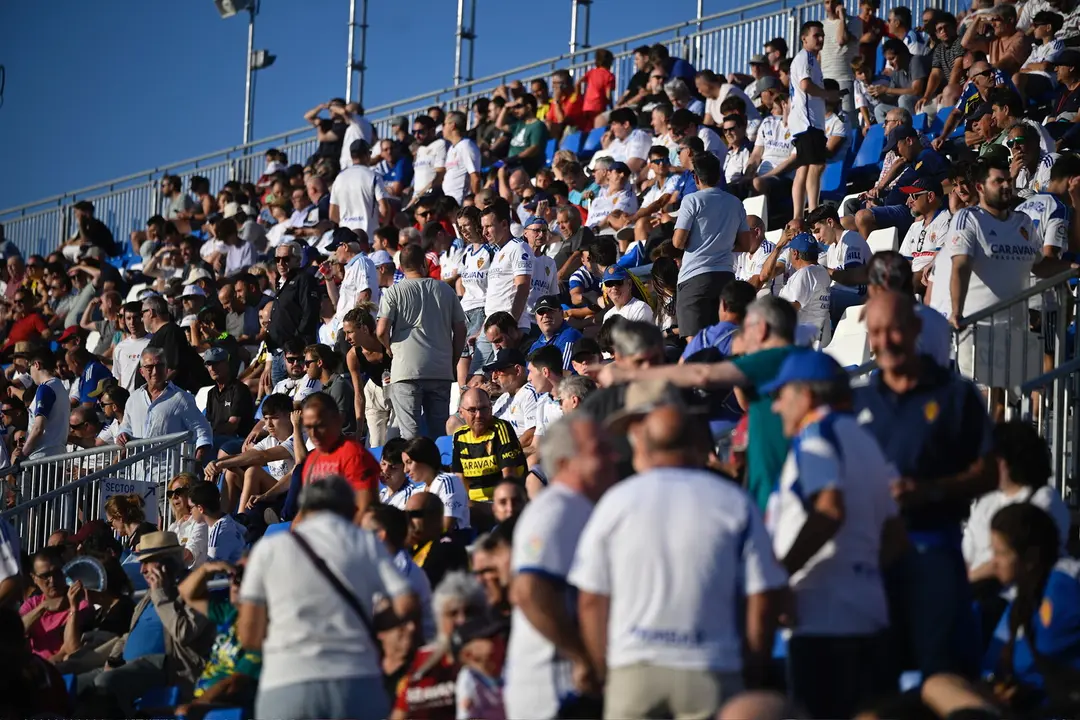 Afici&oacute;n del Real Zaragoza en el Ibercaja Estadio / Marcos Cebri&aacute;n