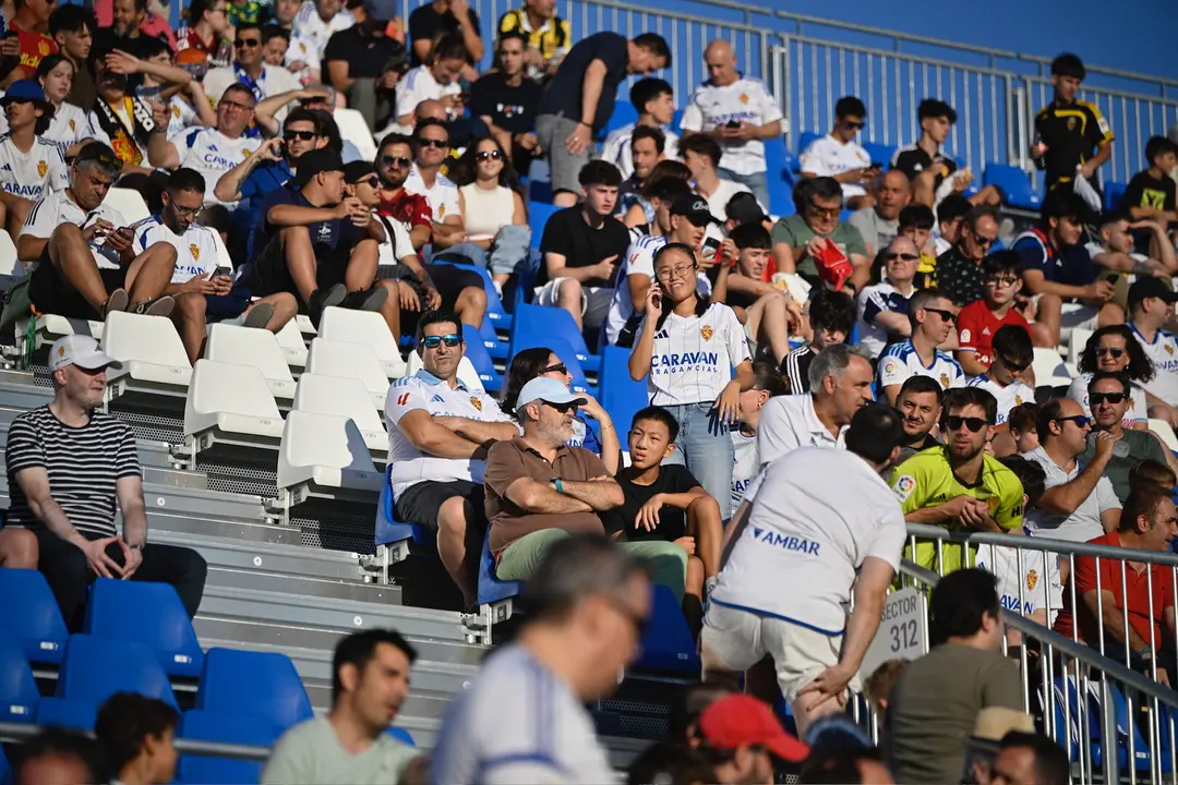 Afici&oacute;n del Real Zaragoza en el Ibercaja Estadio / Marcos Cebri&aacute;n