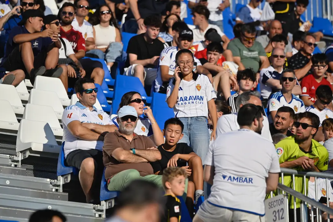 Afici&oacute;n del Real Zaragoza en el Ibercaja Estadio / Marcos Cebri&aacute;n