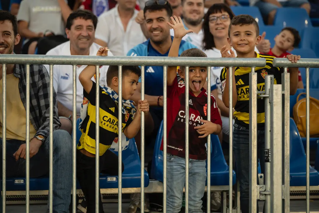 Aficionados del Real Zaragoza en el Ibercaja Estadio / Marcos Cebri&aacute;n