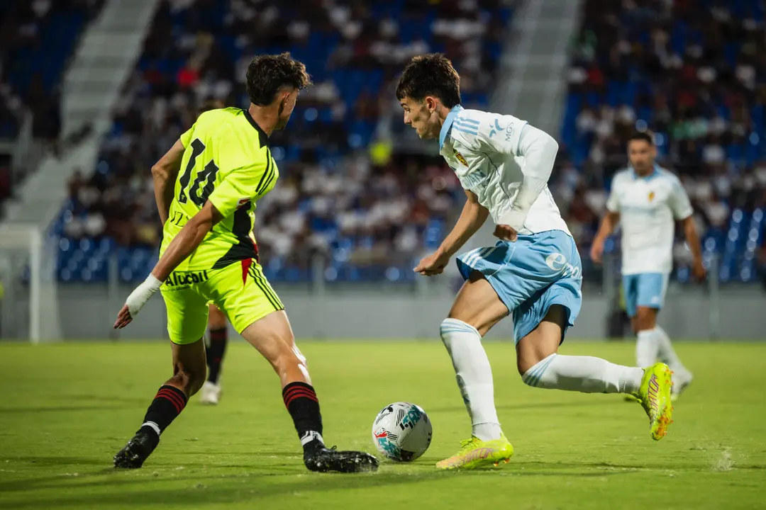 Pau Sans durante un partido con el Real Zaragoza / Marcos Cebri&aacute;n