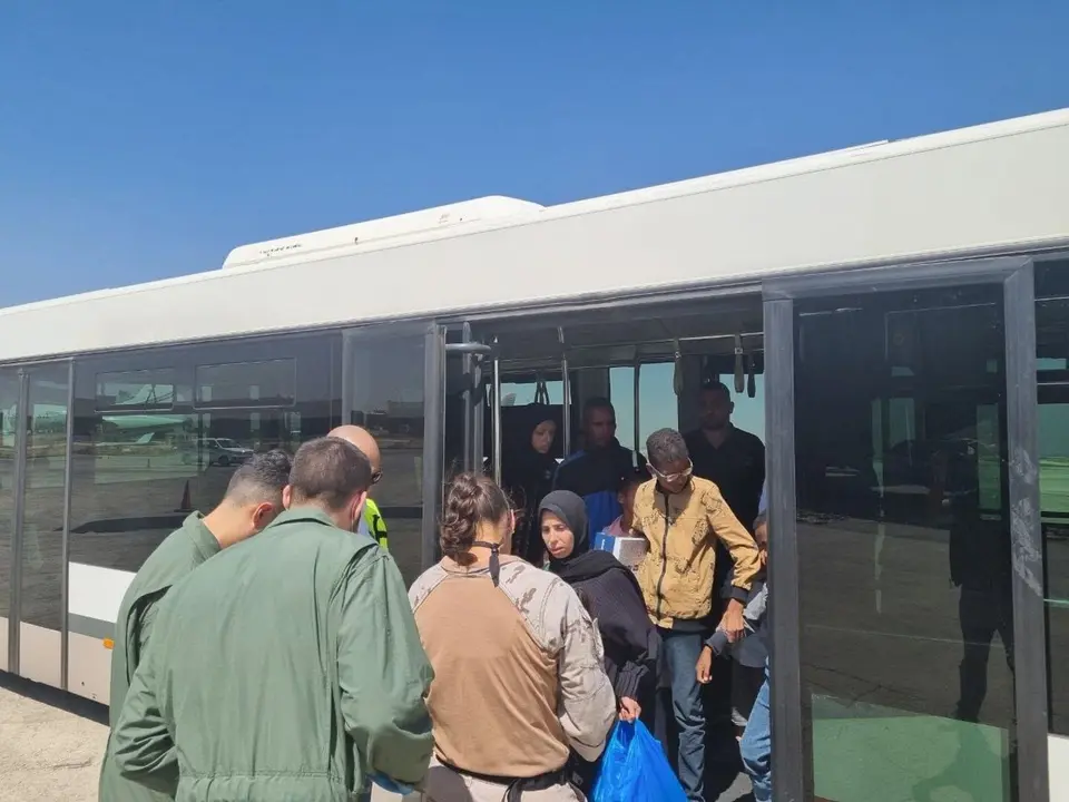 Imagen de los menores y familiares palestinos. /MINISTERIO DE SANIDAD