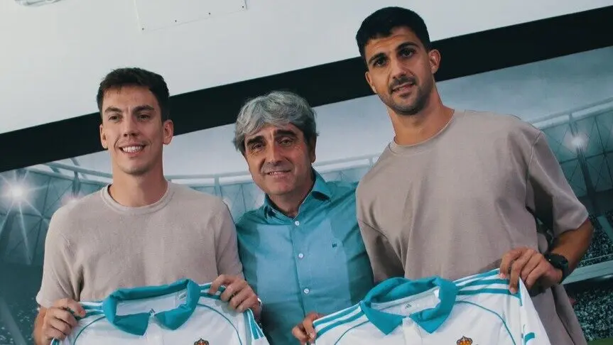 Txema Indias junto a Paulino y Pomares en la presentaci&oacute;n de ambos / Real Zaragoza