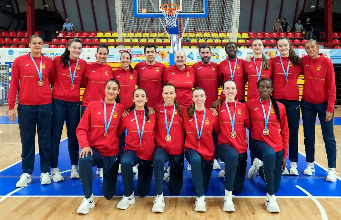 Selecci&oacute;n Espa&ntilde;ola sub-16 femenina / CN Helios