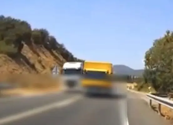 Imagen de uno de los adelantamientos arriesgados provocados por un 'kamikaze'/G.C.