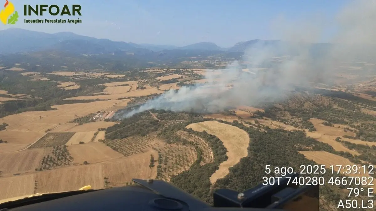 Un incendio en un encinar entre Bierge y Abiego
