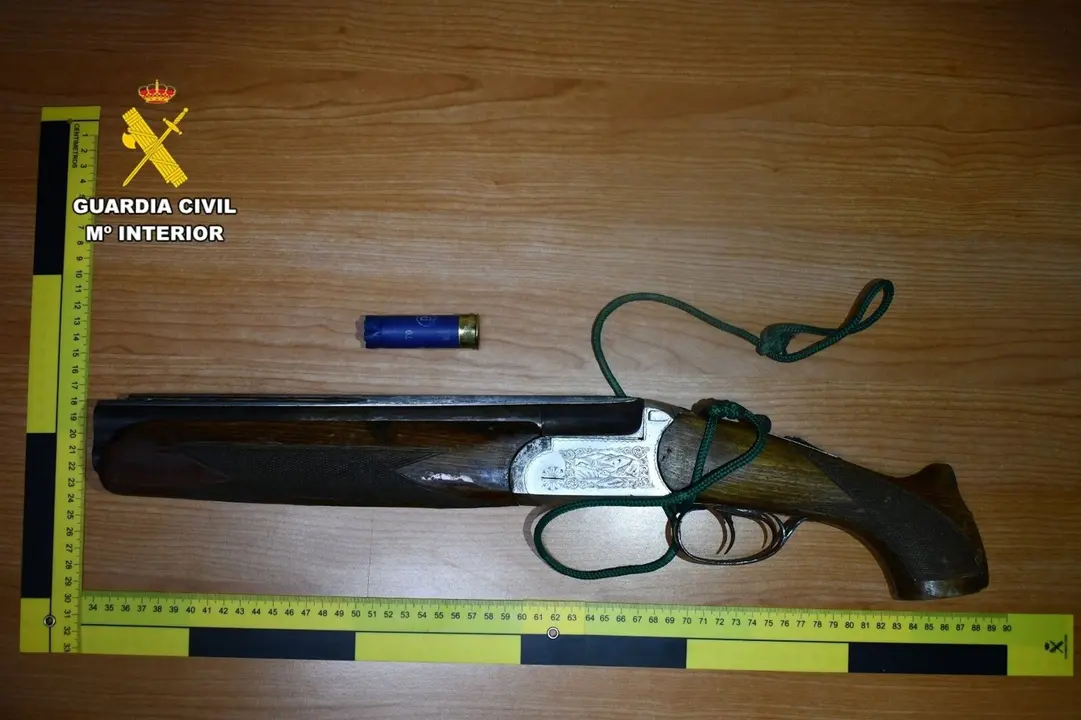 El arma de fuego intervenida. / GUARDIA CIVIL