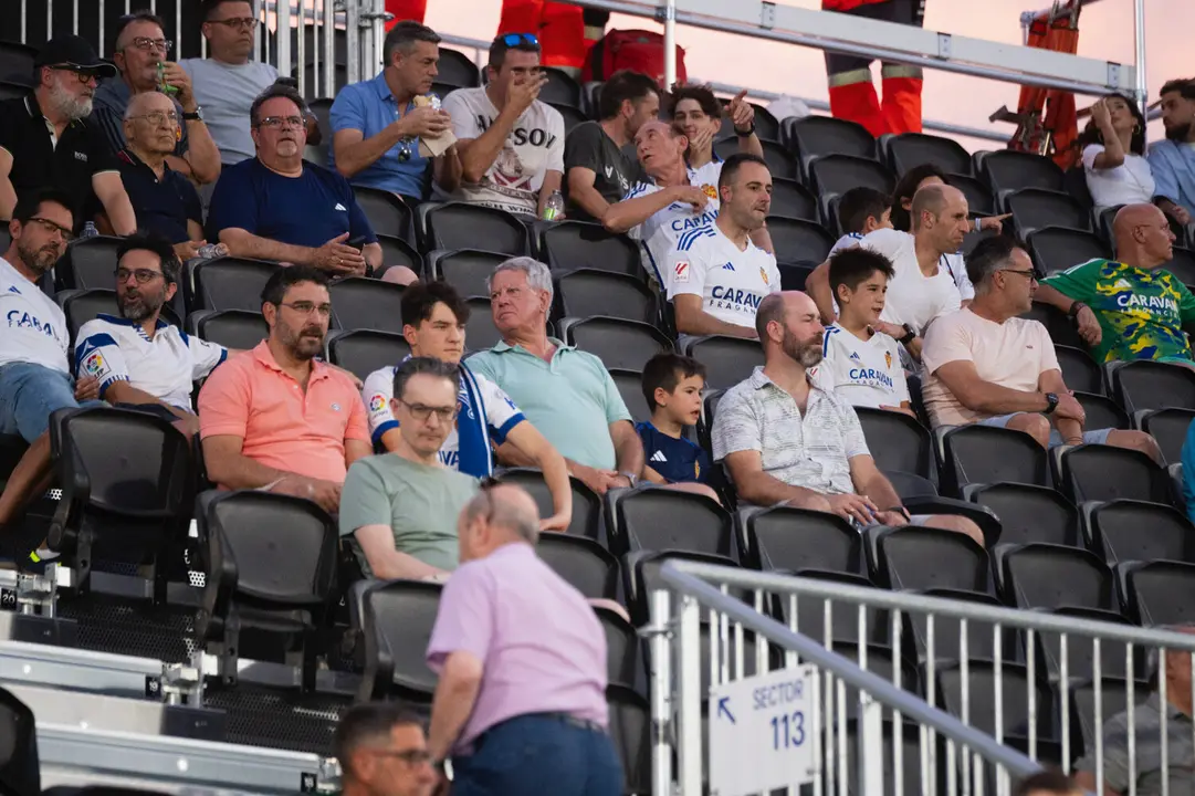 Aficionados en el Ibercaja Estadio en el Real Zaragoza - SD Huesca / Marcos Cebri&aacute;n