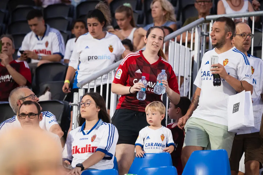 Aficionados en el Ibercaja Estadio en el Real Zaragoza - SD Huesca / Marcos Cebri&aacute;n