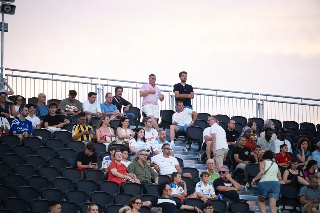 Aficionados en el Ibercaja Estadio en el Real Zaragoza - SD Huesca / Marcos Cebri&aacute;n