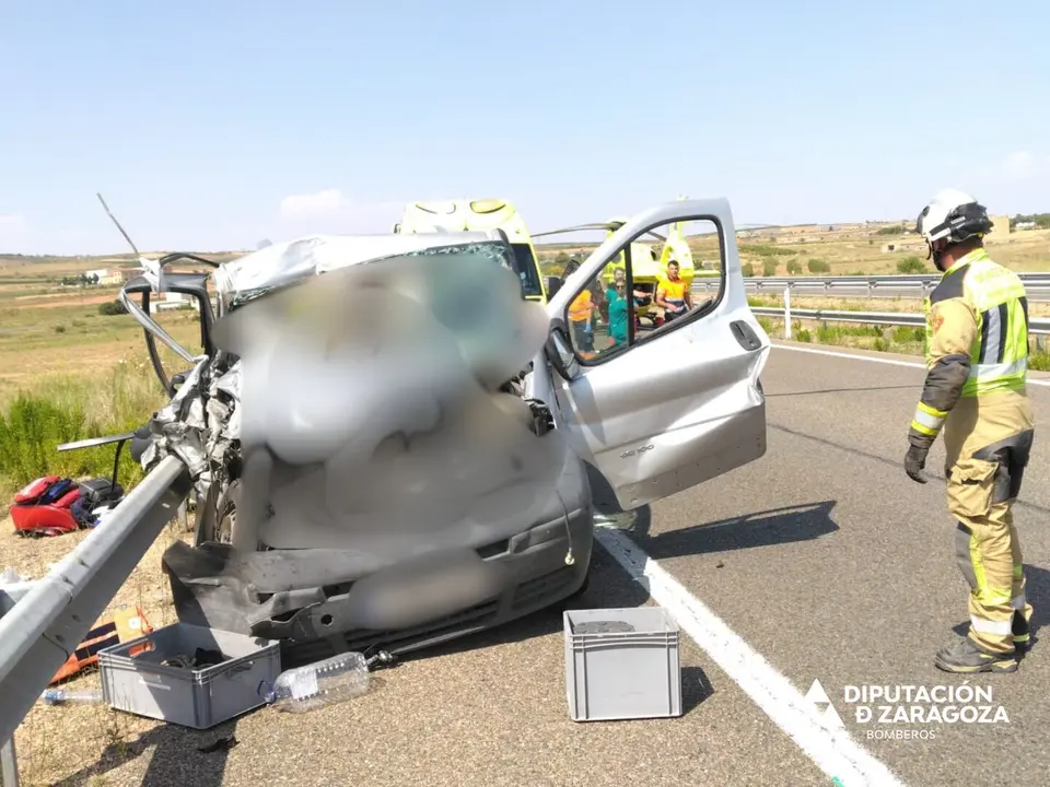 Accidente en la A-68. / DIPUTACI&Oacute;N DE ZARAGOZA