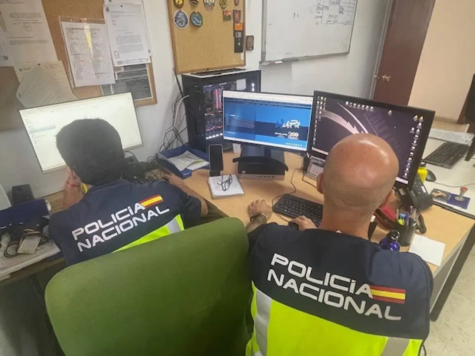 Efectivos de la Polic&iacute;a Nacional.