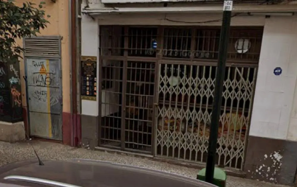 El local donde tuvo lugar el accidente laboral en el barrio de Las Fuentes/ Google Maps