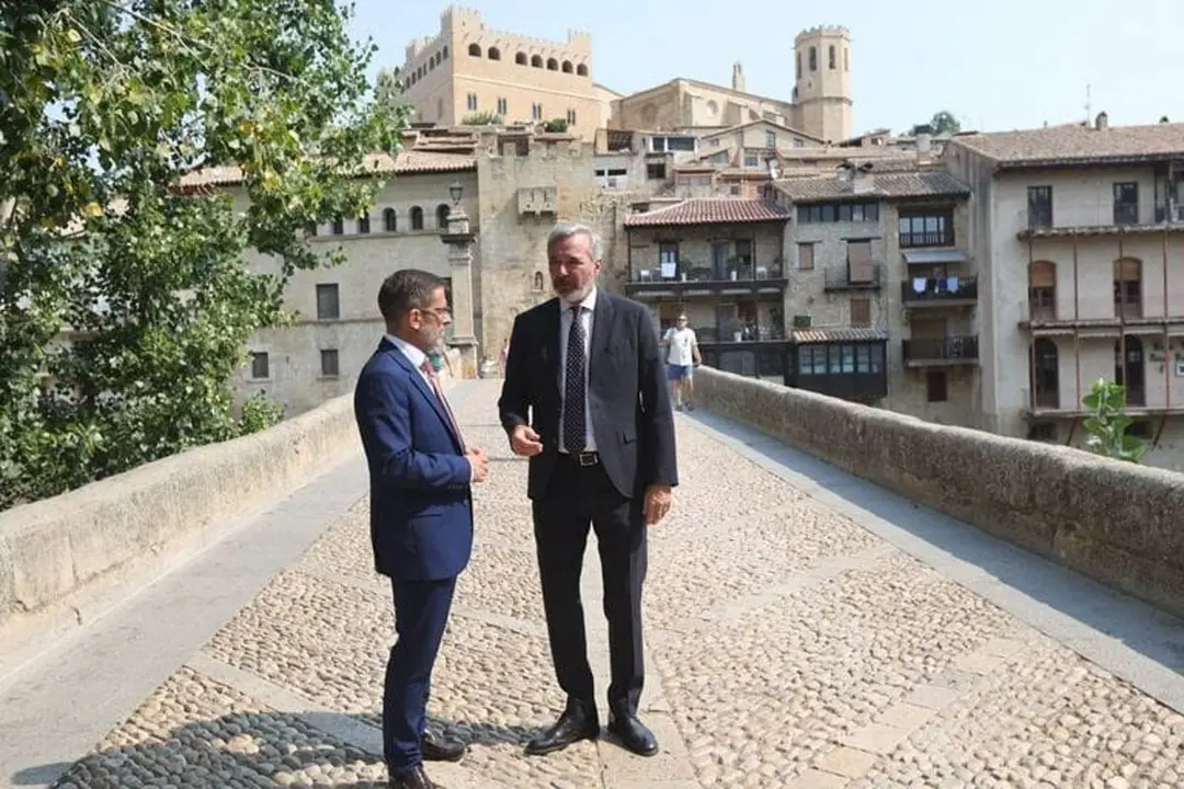 El presidente del Gobierno de Arag&oacute;n, Jorge Azc&oacute;n, en Valderrobres (Teruel)