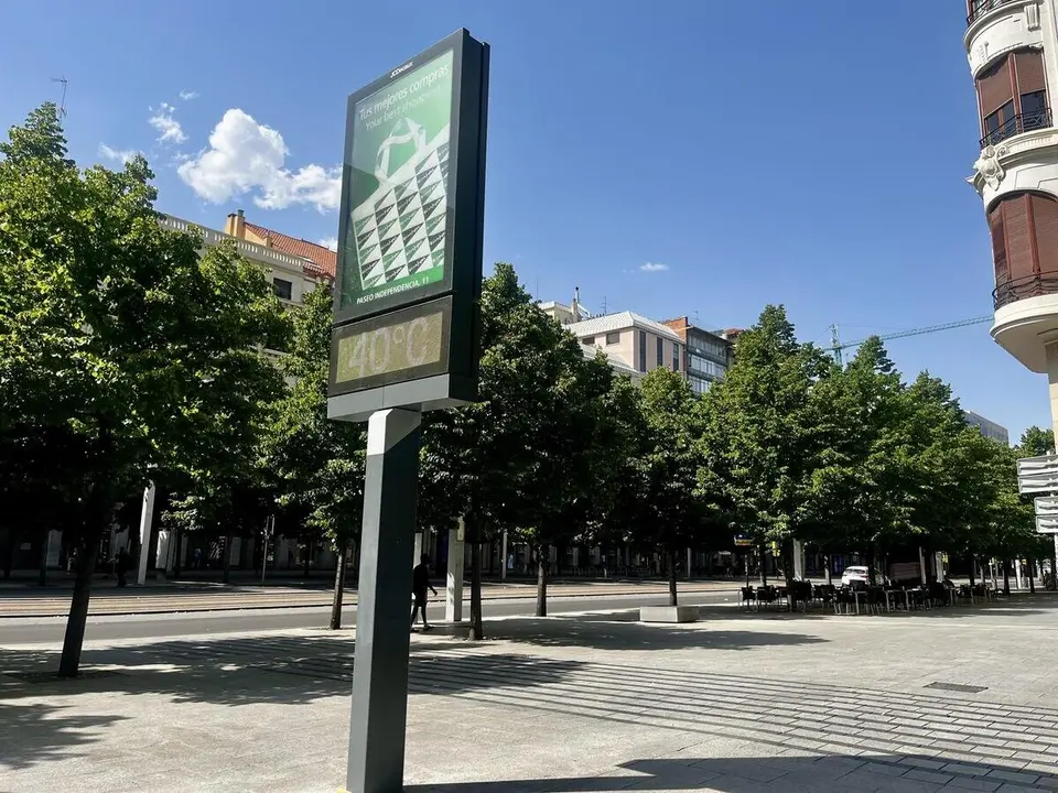 Archivo - Term&oacute;metro marca 40&ordm;, en paseo de la Independencia de Zaragoza.
- EUROPA PRESS - Archivo