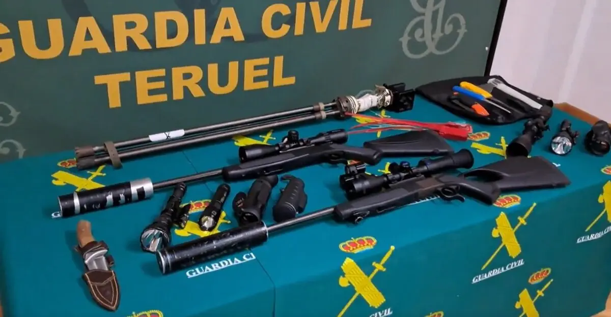 Guardia Civil detiene a tres furtivos tras abatir a un ciervo en Albarrac&iacute;n.