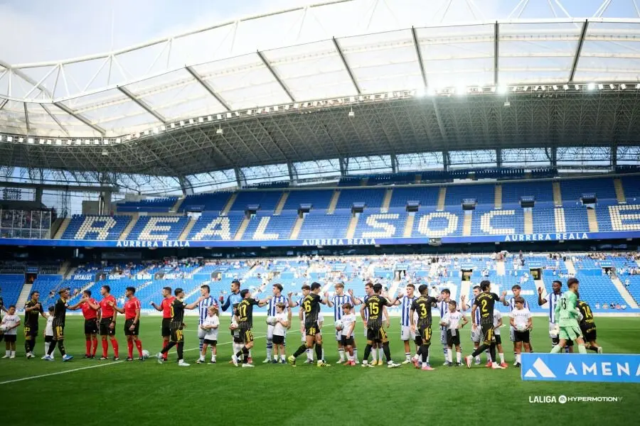 El partido entre la Real Sociedad B y el Real Zaragoza se sald&oacute; con 7 denuncias / LaLiga