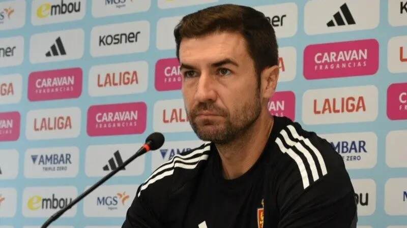 Gabi Fern&aacute;ndez durante una rueda de prensa / Real Zaragoza