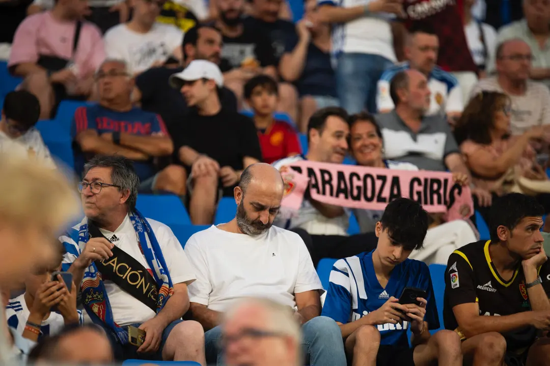 Aficionados en el Ibercaja Estadio en el Real Zaragoza-Andorra / Marcos Cebri&aacute;n