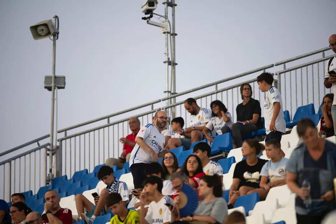 Aficionados en el Ibercaja Estadio en el Real Zaragoza-Andorra / Marcos Cebri&aacute;n