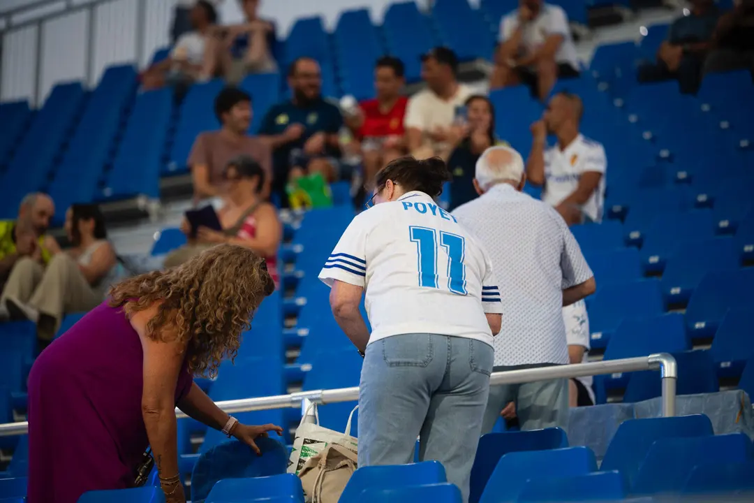 Aficionados en el Ibercaja Estadio en el Real Zaragoza-Andorra / Marcos Cebri&aacute;n