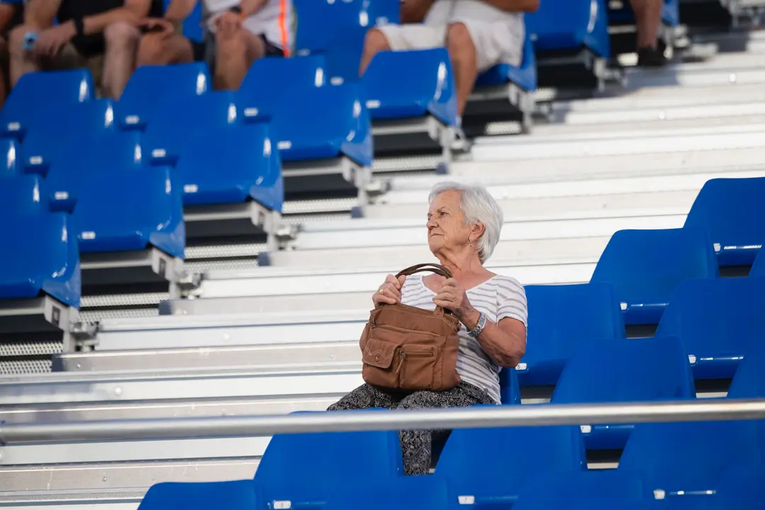 Aficionados en el Ibercaja Estadio en el Real Zaragoza-Andorra / Marcos Cebri&aacute;n
