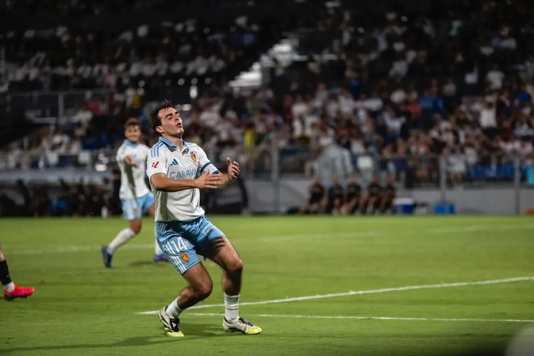 Francho Serrano durante el Real Zaragoza  Andorra / Marcos Cebri&aacute;n