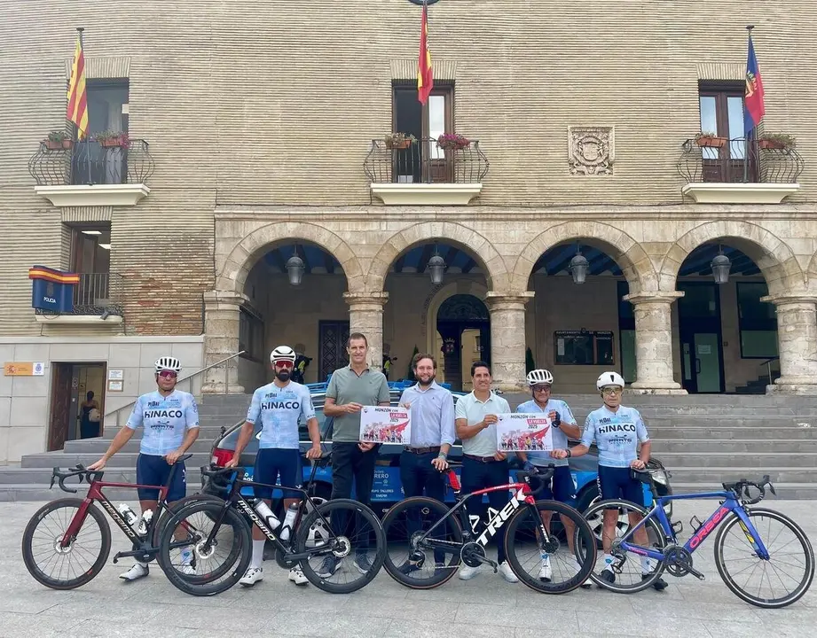 Presentaci&oacute;n del recorrido urbano de La Vuelta en Monz&oacute;n
- AYUNTAMIENTO DE MONZ&Oacute;N
