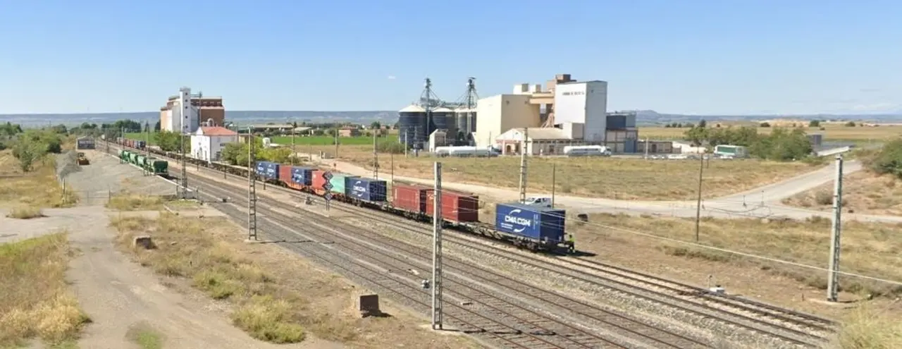 L&iacute;nea Zaragoza &ndash; Lleida &ndash; Tarragona a la altura de la estaci&oacute;n de Selgua (Huesca). / MINISTERIO DE TRANSPORTES