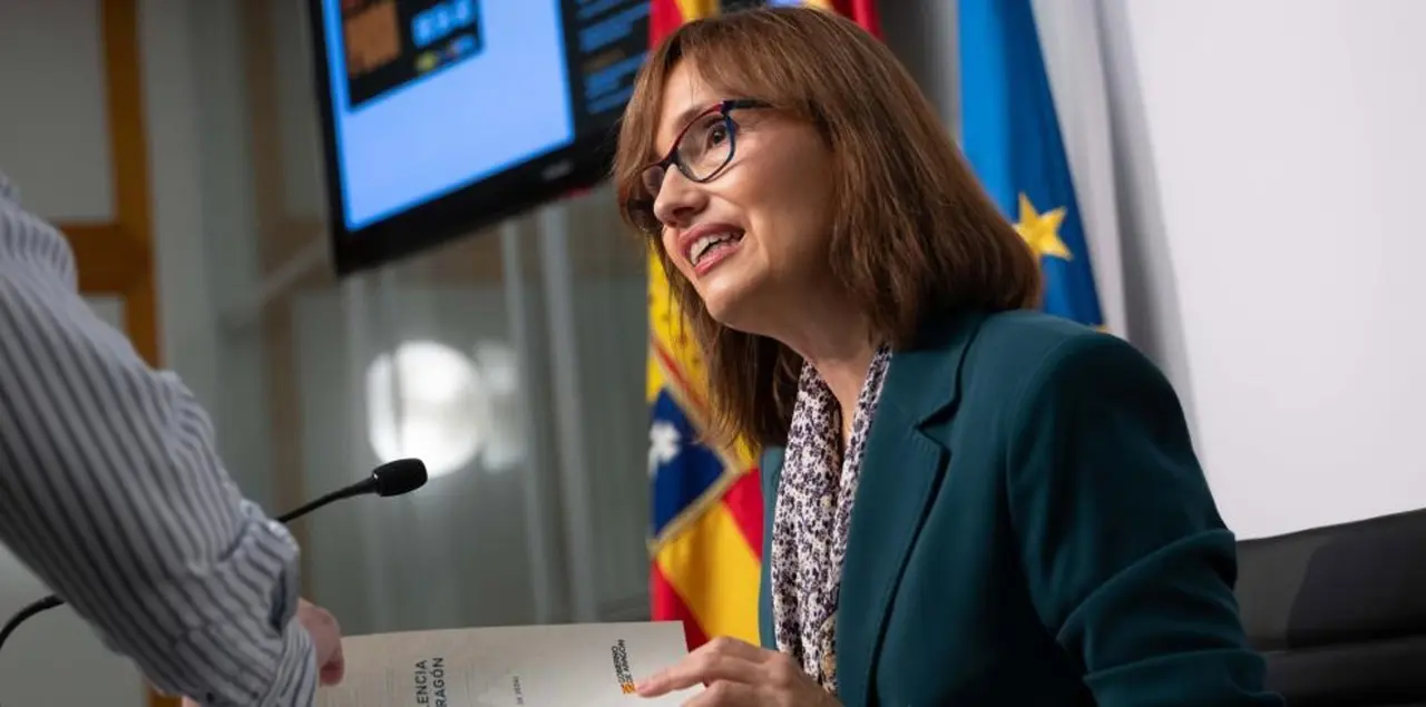 Mar&iacute;a Anto&ntilde;anzas, en una rueda de prensa del IAM. / FABI&Aacute;N SIM&Oacute;N