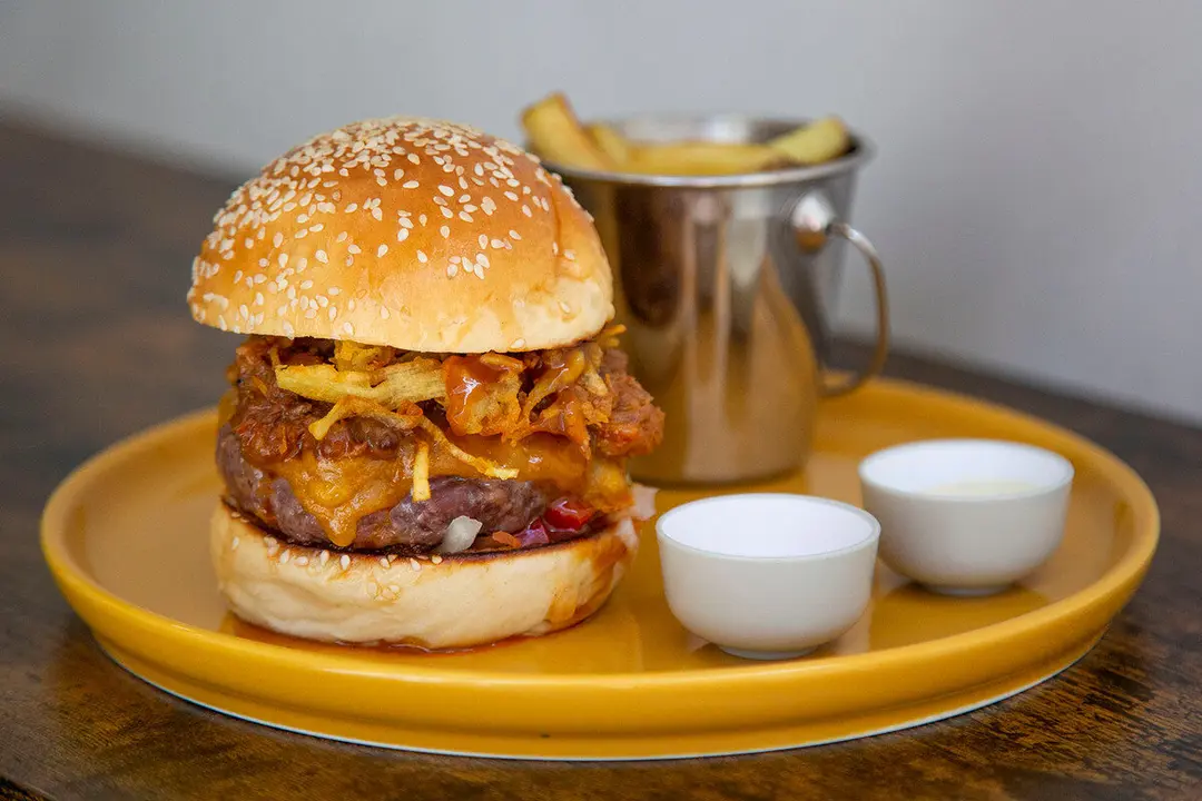 Las 5 hamburguesas con mejores rese&ntilde;as de Zaragoza: tienen m&aacute;s de 4,7 estrellas